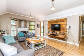 3 Bedroom House in Douglasdale, Sandton With back up power